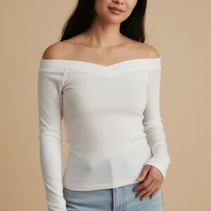 BDG WHITE LONG SLEEVE TOP V NECK MEDIUM NWOT